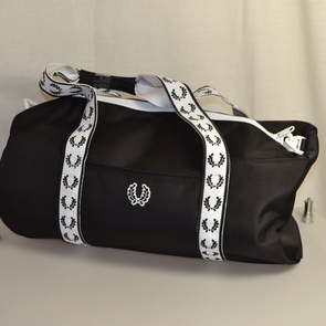 track barrel bag fred perry zwart l2208-102