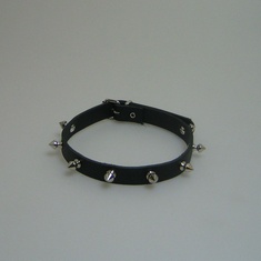 leren halsband 1 rij spikes small