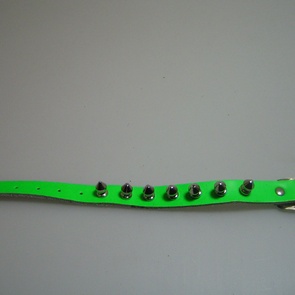 armband leer groen 1 rij spike