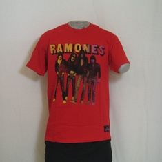 t-shirt ramones band standing rood