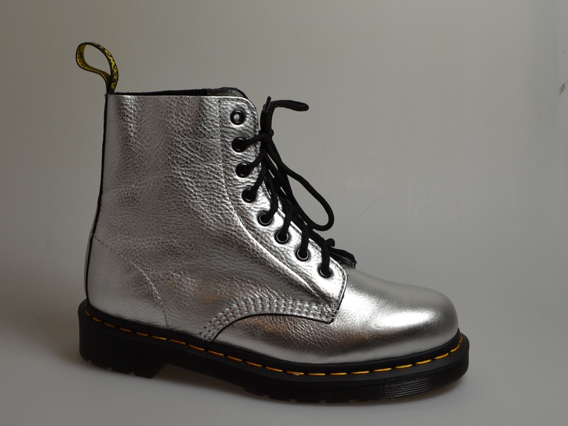 dr martens silver santos