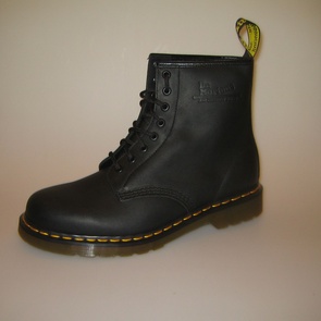 dr martens 1460 black greasy met stiksel