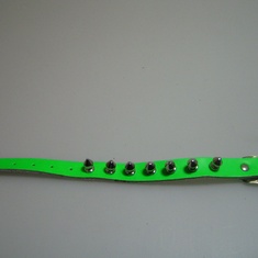 armband leer groen 1 rij spike