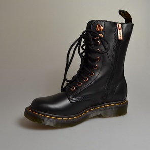 dr martens 1490 hdw black wanama 