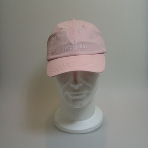 pet fred perry roze logo