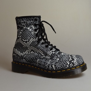 dr martens 1460 black white classic boa