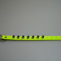 armband leer geel 1 rij spike 