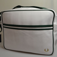 classic shoulder bag fred perry wit groen l8311